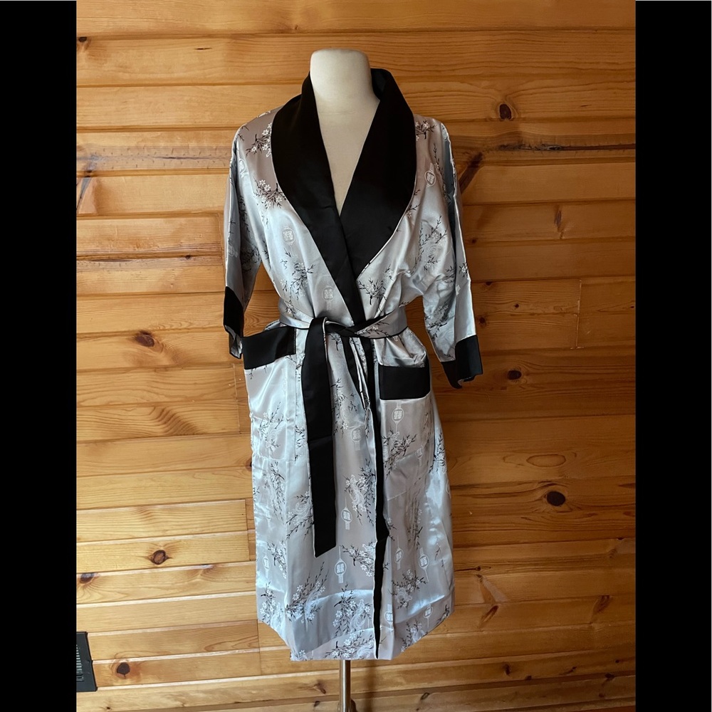 Vintage Rose For You Reversible, Satin Kimono Robe